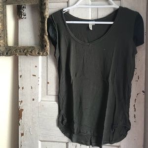 Army green and black sleeved T-shirt